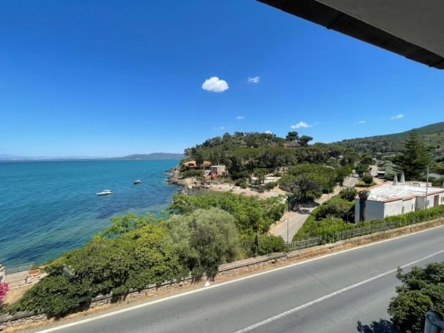 Appartamento "Casa Girasole" Con Accesso Diretto Alla Spiaggia Porto Santo Stefano  Ngoại thất bức ảnh
